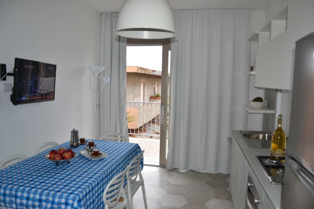 Le Perle Dell'Isola Apartment Изола Роса Екстериор снимка