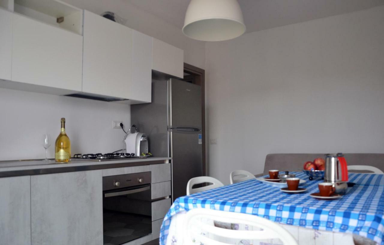 Le Perle Dell'Isola Apartment Изола Роса Екстериор снимка