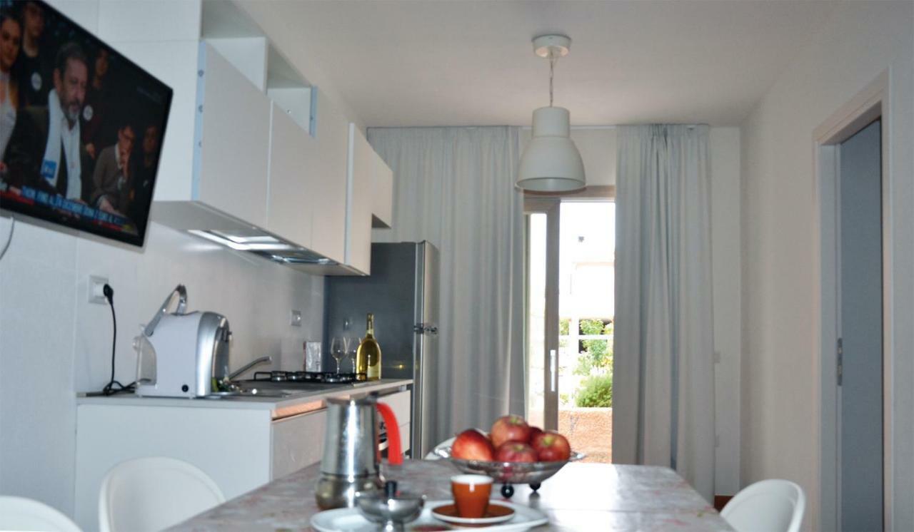 Le Perle Dell'Isola Apartment Изола Роса Екстериор снимка